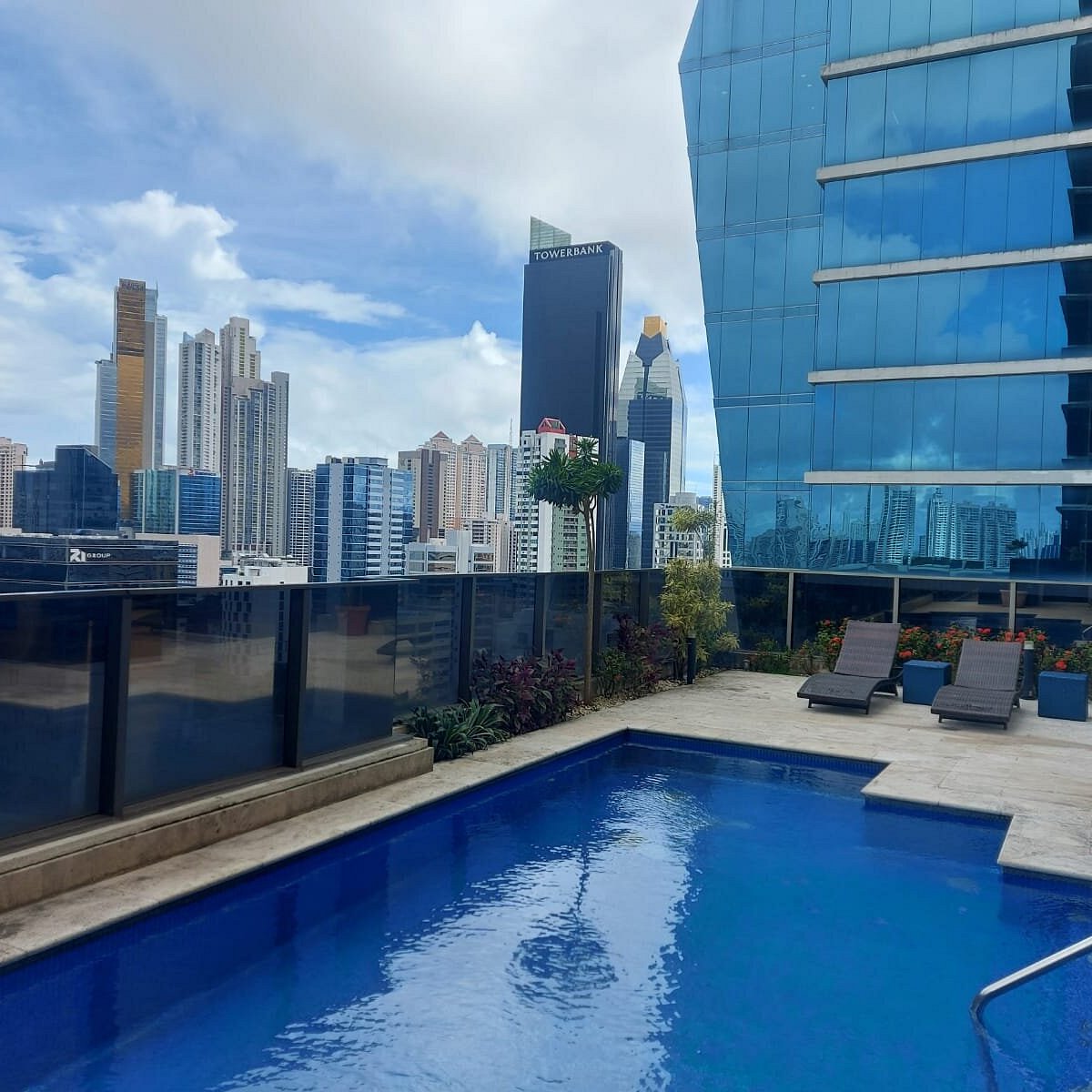 Global Hotel Panama modern boutique hotel with city location in Panama City.